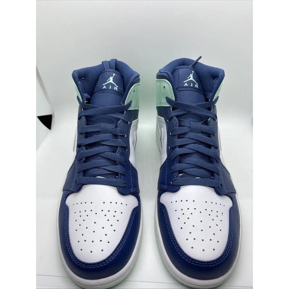 Nike jordan mid